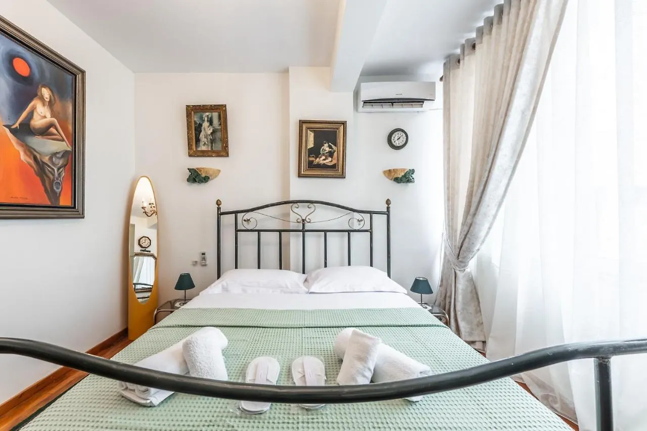 Apartment Vintage And Warm 2Br Apartament In Tirana