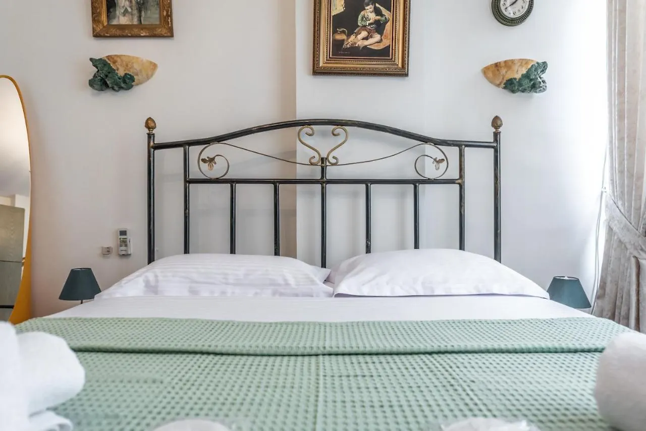 Vintage And Warm 2Br Apartament In Tirana 0*,