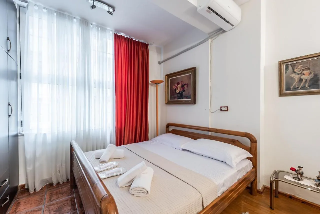 Apartment Vintage And Warm 2Br Apartament In Tirana Albania
