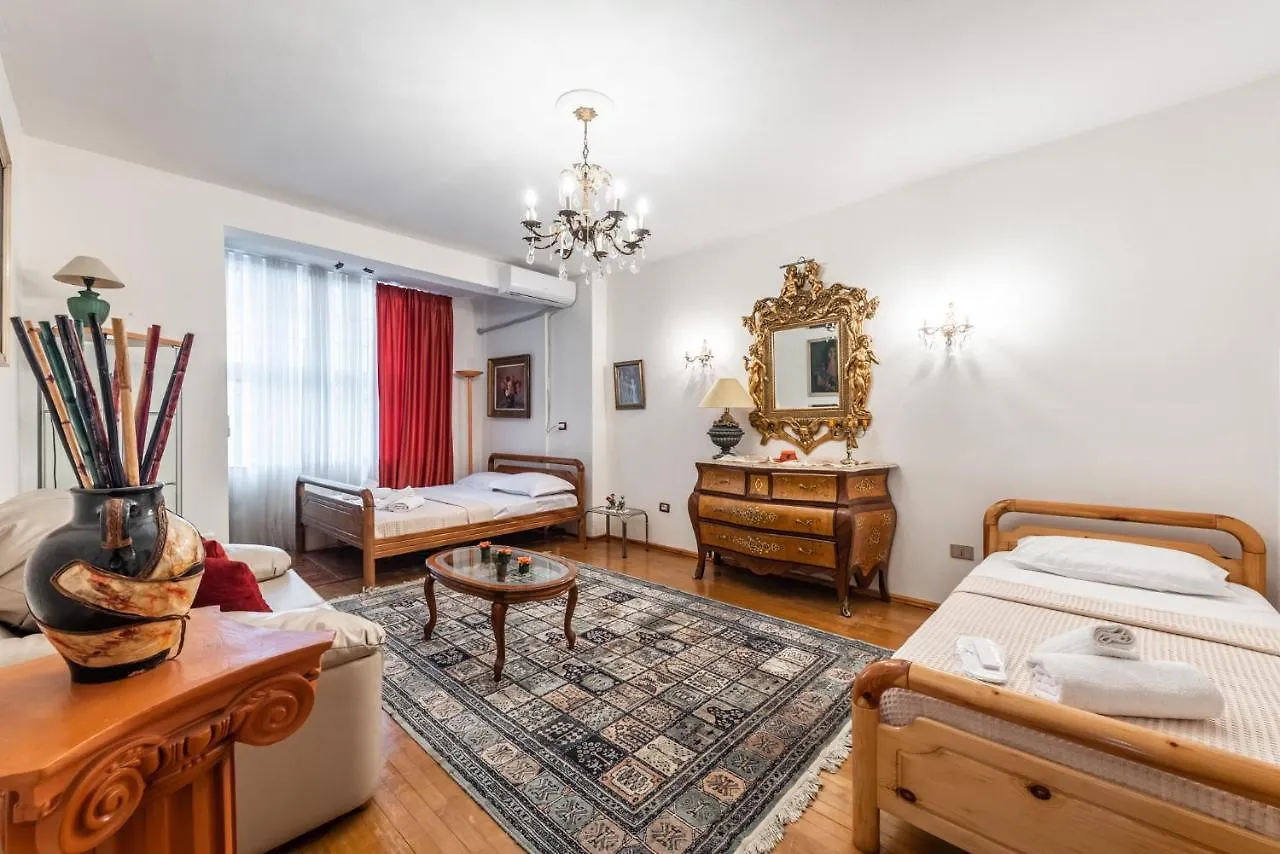 Vintage And Warm 2Br Apartament In Tirana 0*,