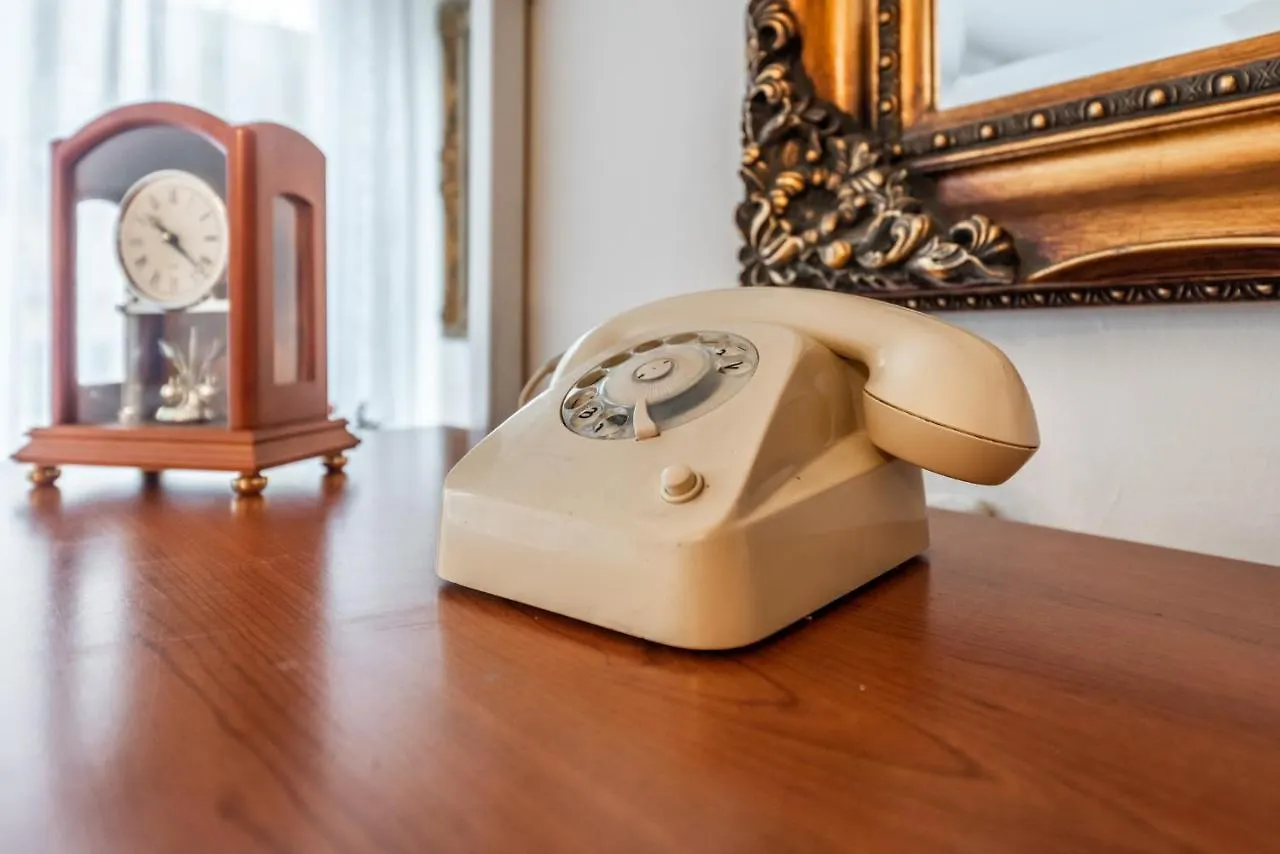 Vintage And Warm 2Br Apartament In Tirana Albania
